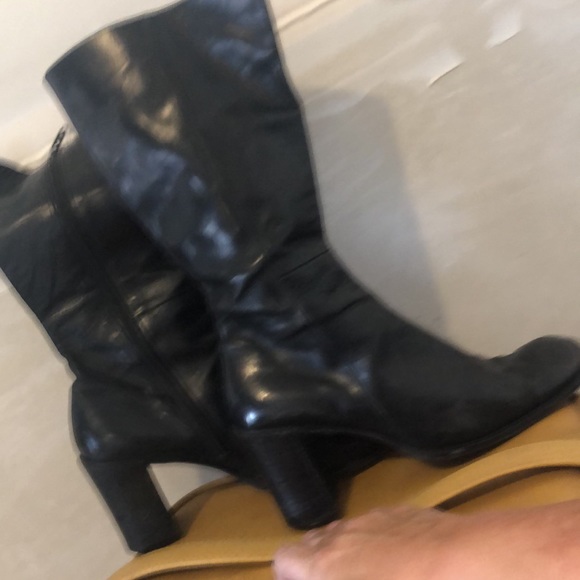 Beautiful all leather boot lots of life left - Picture 2 of 3